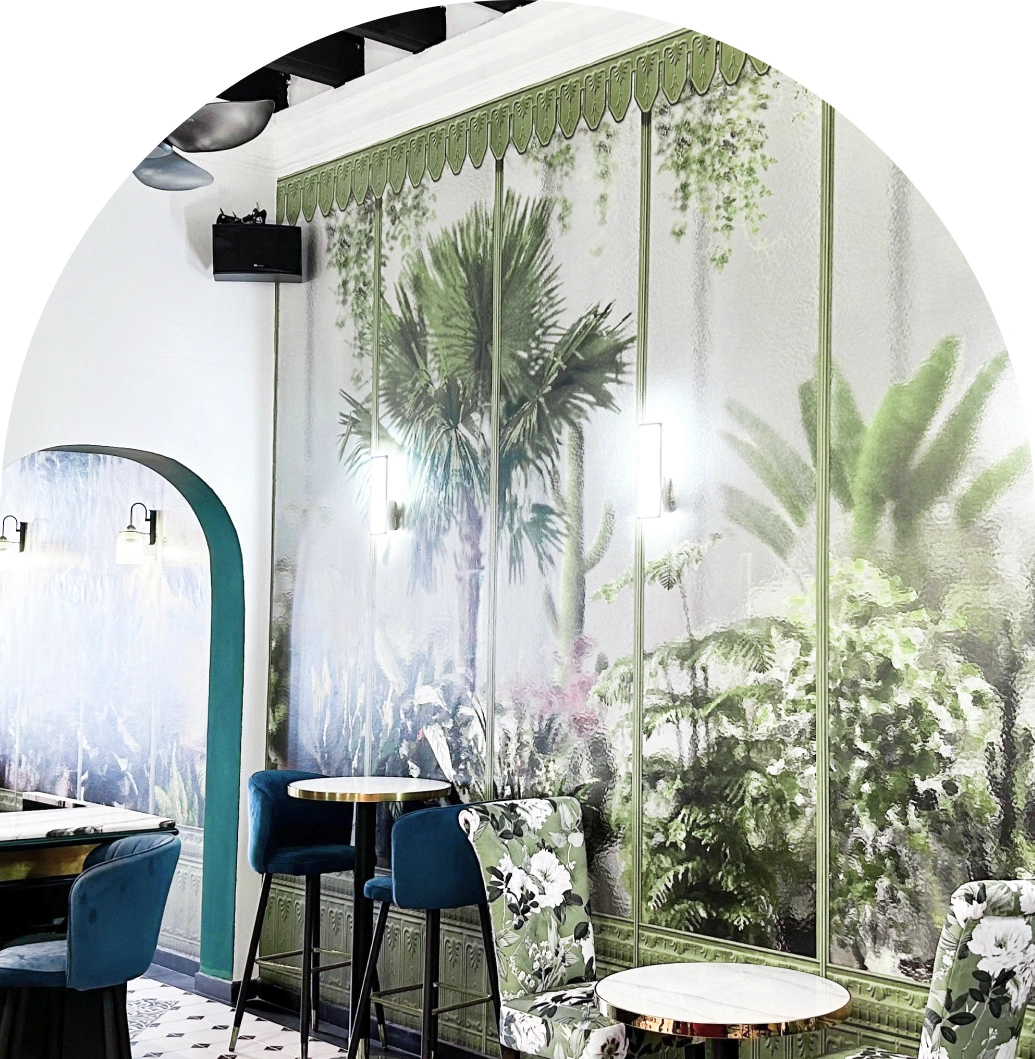 Stunning Restaurant Detail with Wallpaper